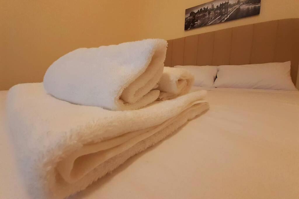 Dreamy Apartment City Center 1 Thesbnbgr เทสซาโลนิกิ ภายนอก รูปภาพ